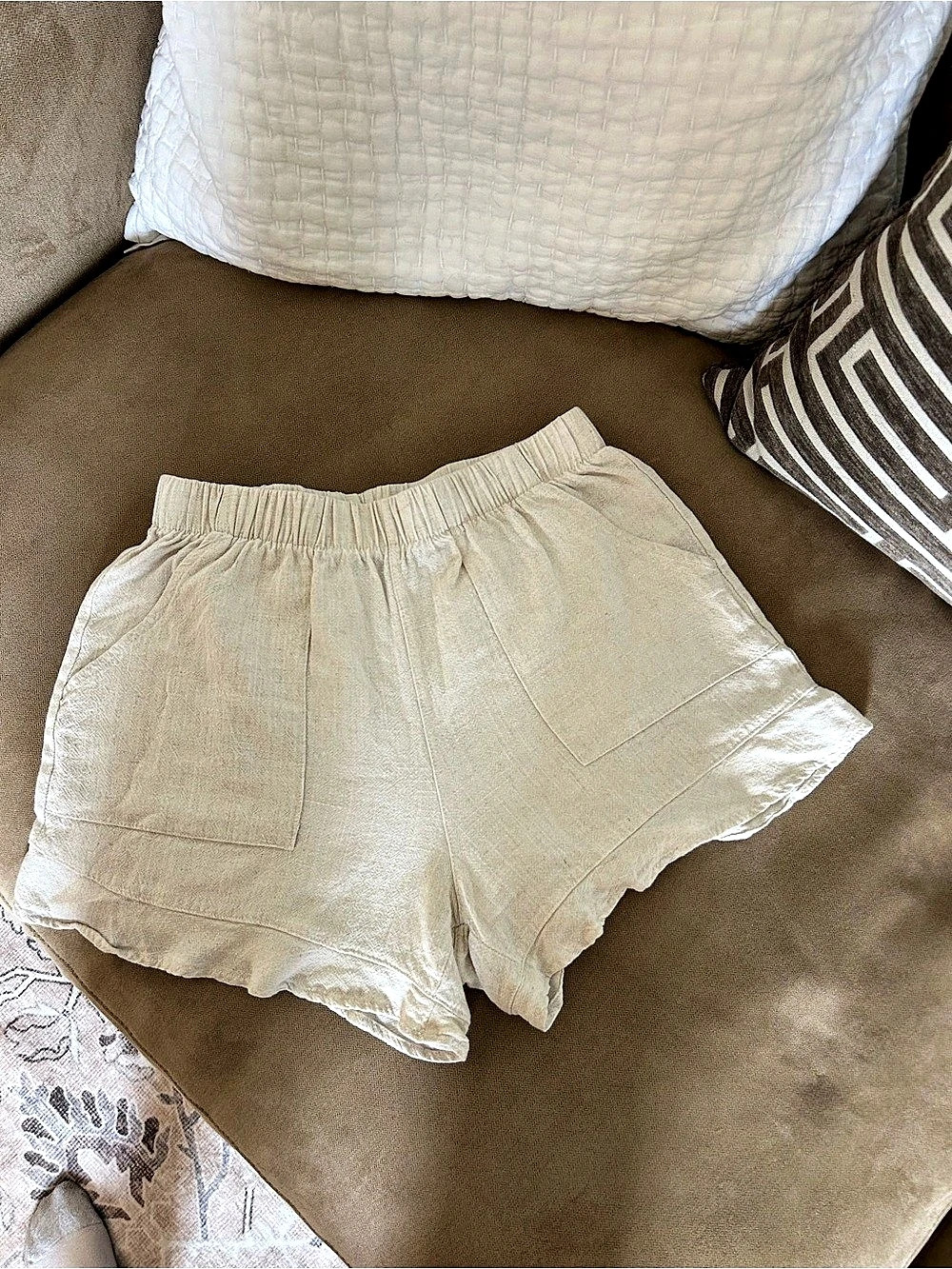 High Waist Shorts in Cream Size Small